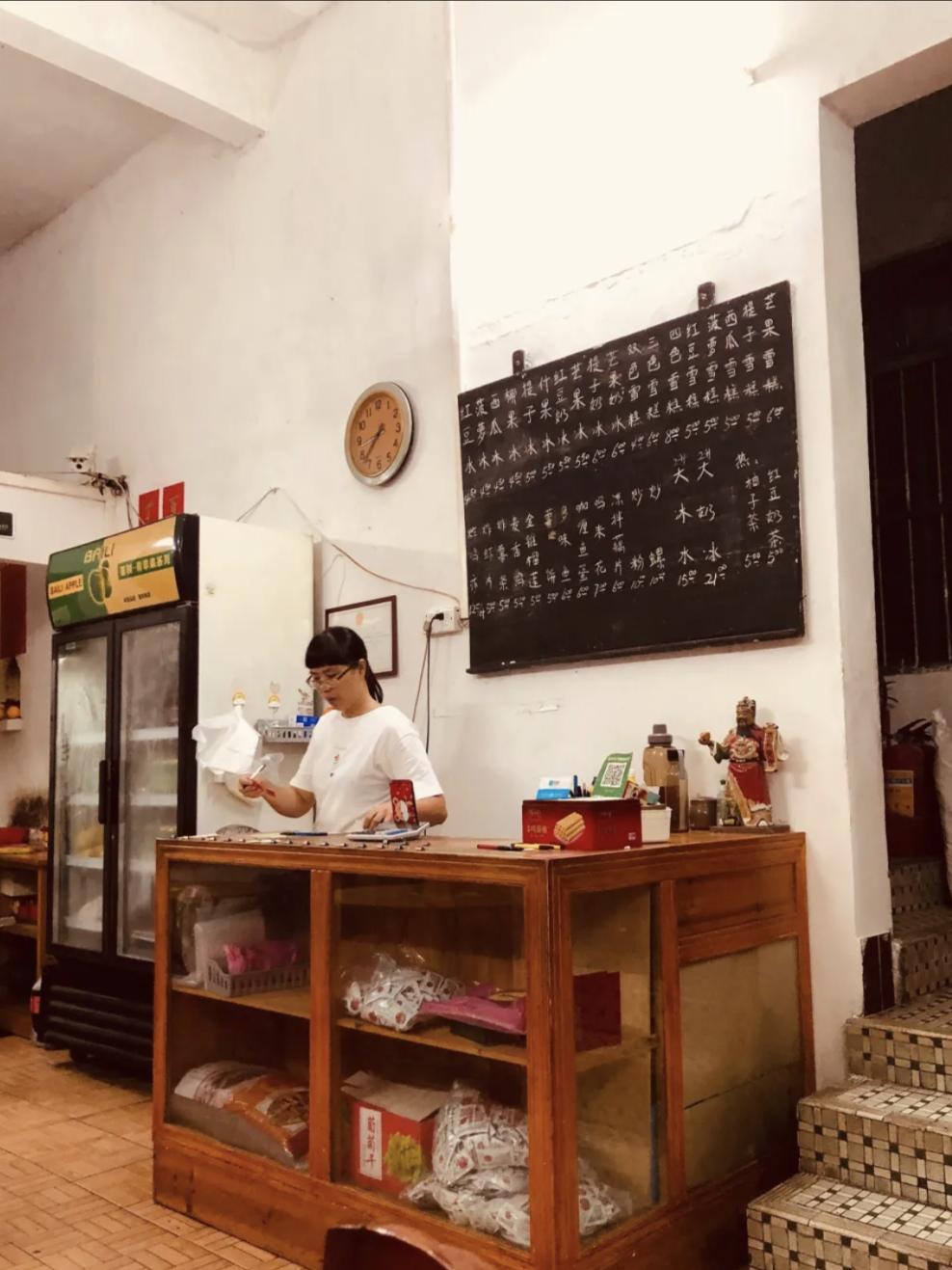 中国最新地震下的独特小巷魅力，历史尘埃中的隐藏特色小店