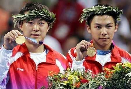 羽毛球男单最新排名及其背后的趣事与友情故事揭秘