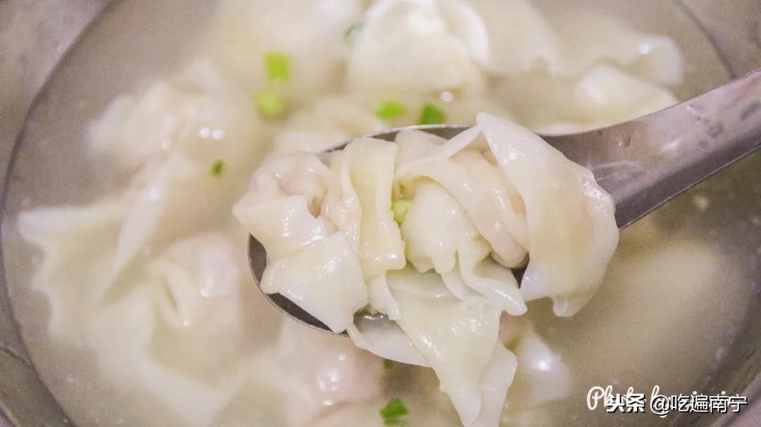 小巷特色小店独特魅力，最新时事新闻热点聚焦