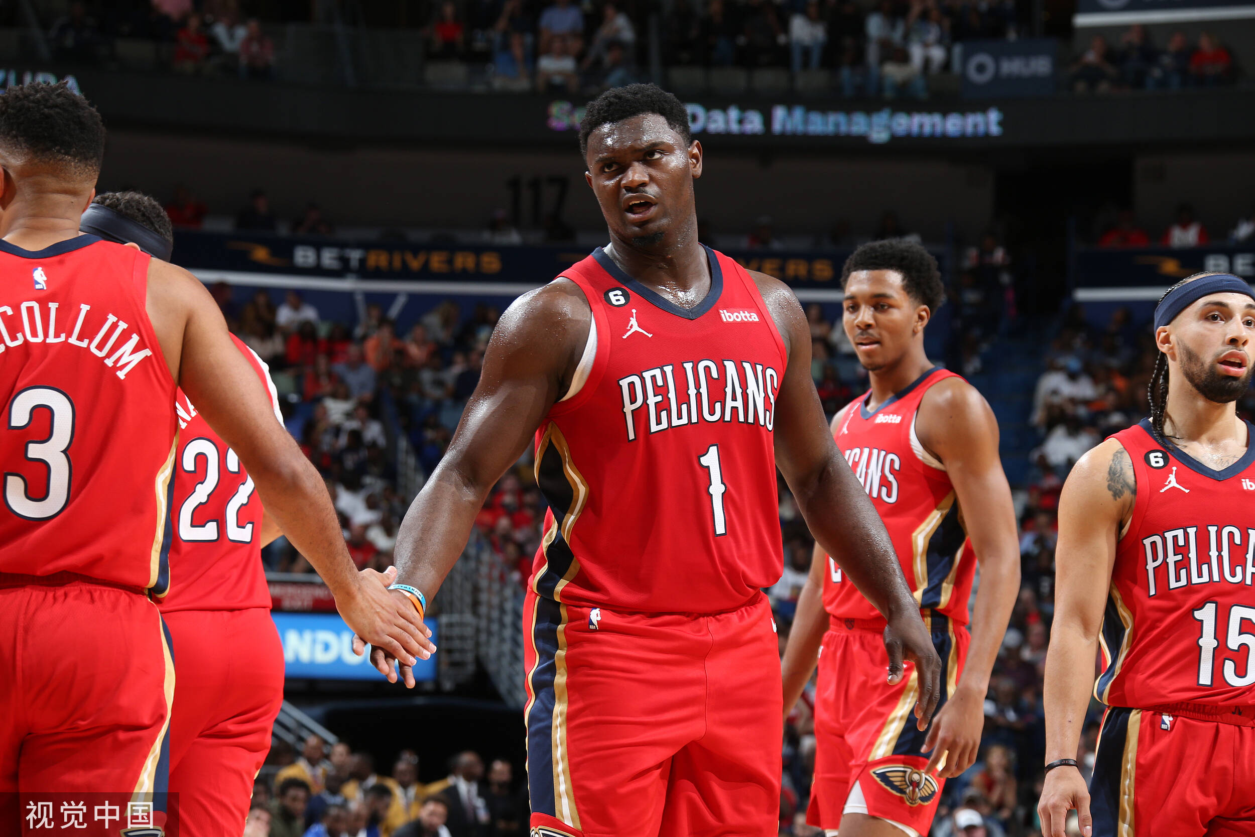 NBA最新转会动态与巷弄深处的篮球故事，特色小店的奇遇之旅