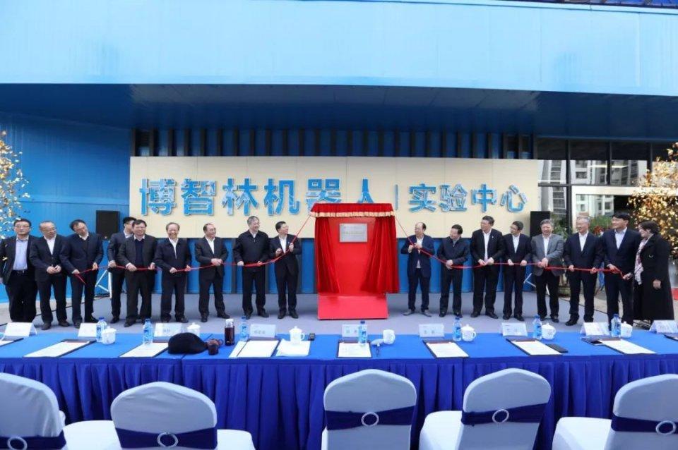 科技巨头发布新一代人工智能产品，引领智能时代革新