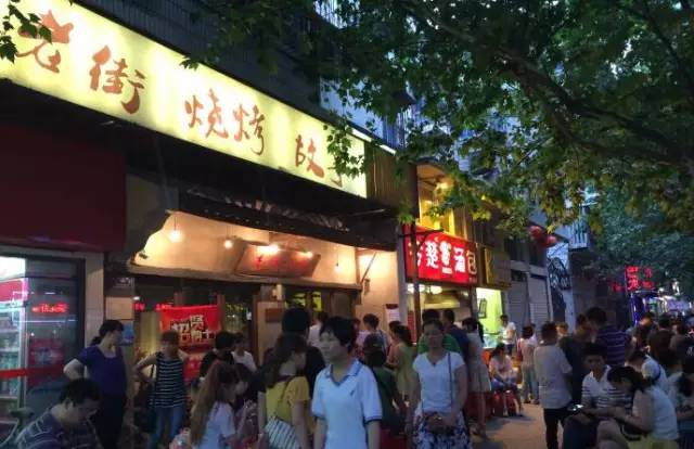时政热点下的未知惊喜，小巷深处的独特小店探索