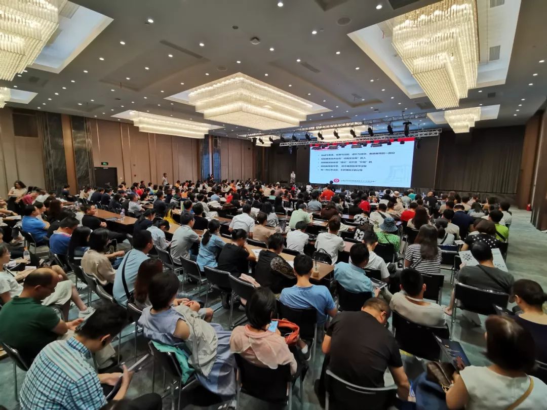 新奥天天正版资料大全,实地观察解释定义_按需版31.878